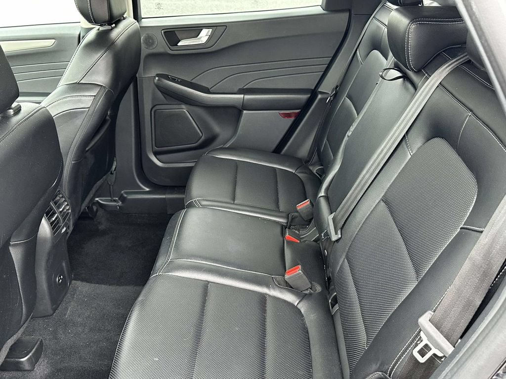 Certified 2022 Ford Escape SEL w/ Technology Package AWD/4WD image 12