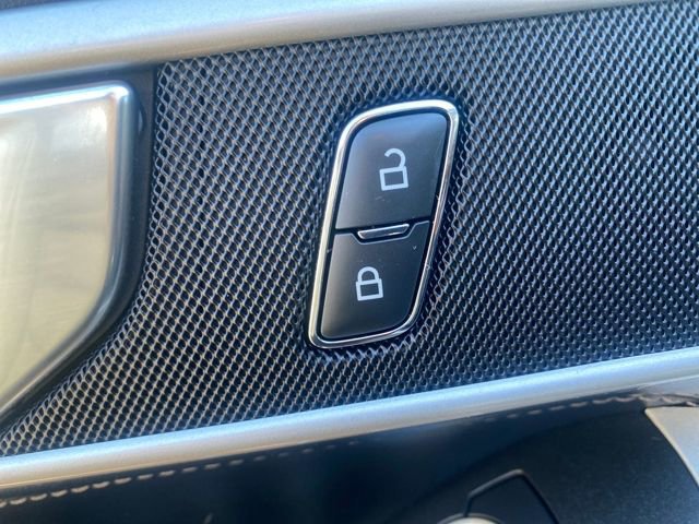 Certified 2022 Ford Explorer XLT w/ Equipment Group 202A image 17