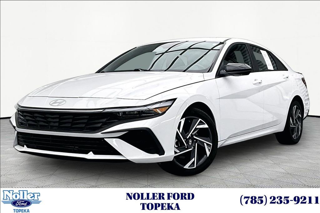 Used 2025 Hyundai Elantra Sport FWD image 1