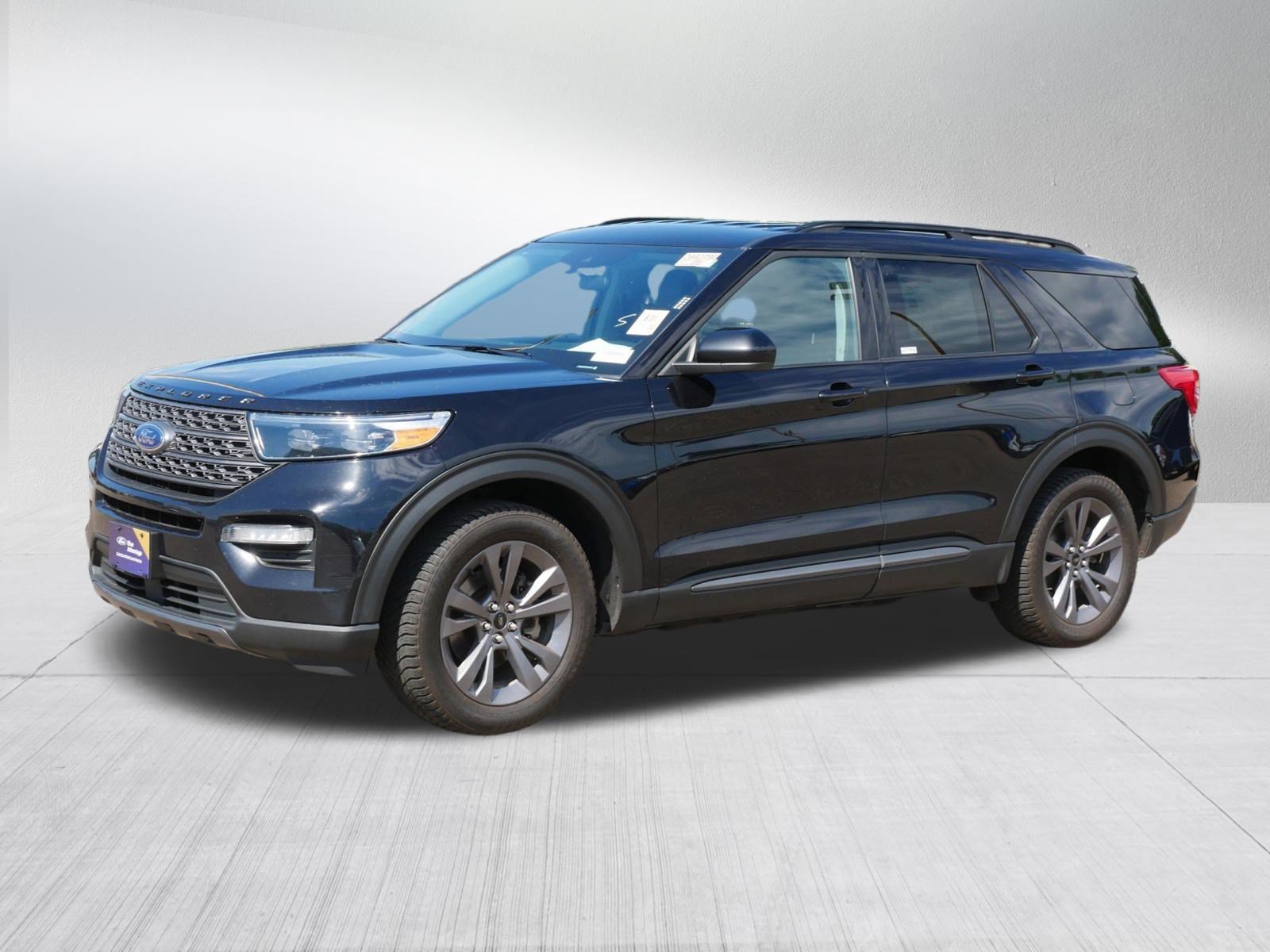 Certified 2023 Ford Explorer XLT w/ XLT Sport Appearance Package AWD/4WD image 3
