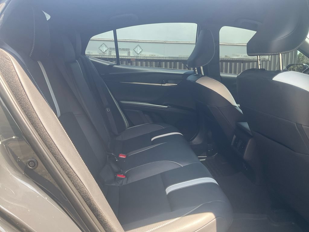 Used 2025 Toyota Camry SE w/ Convenience Package FWD image 13