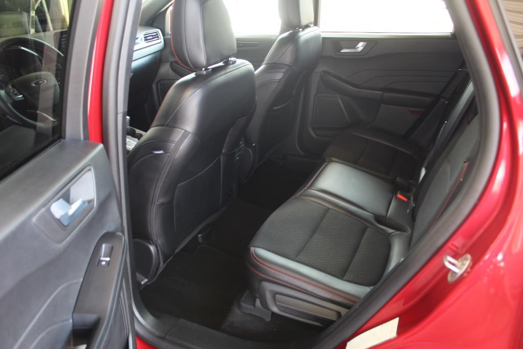 Certified 2025 Ford Escape ST-Line AWD/4WD image 35