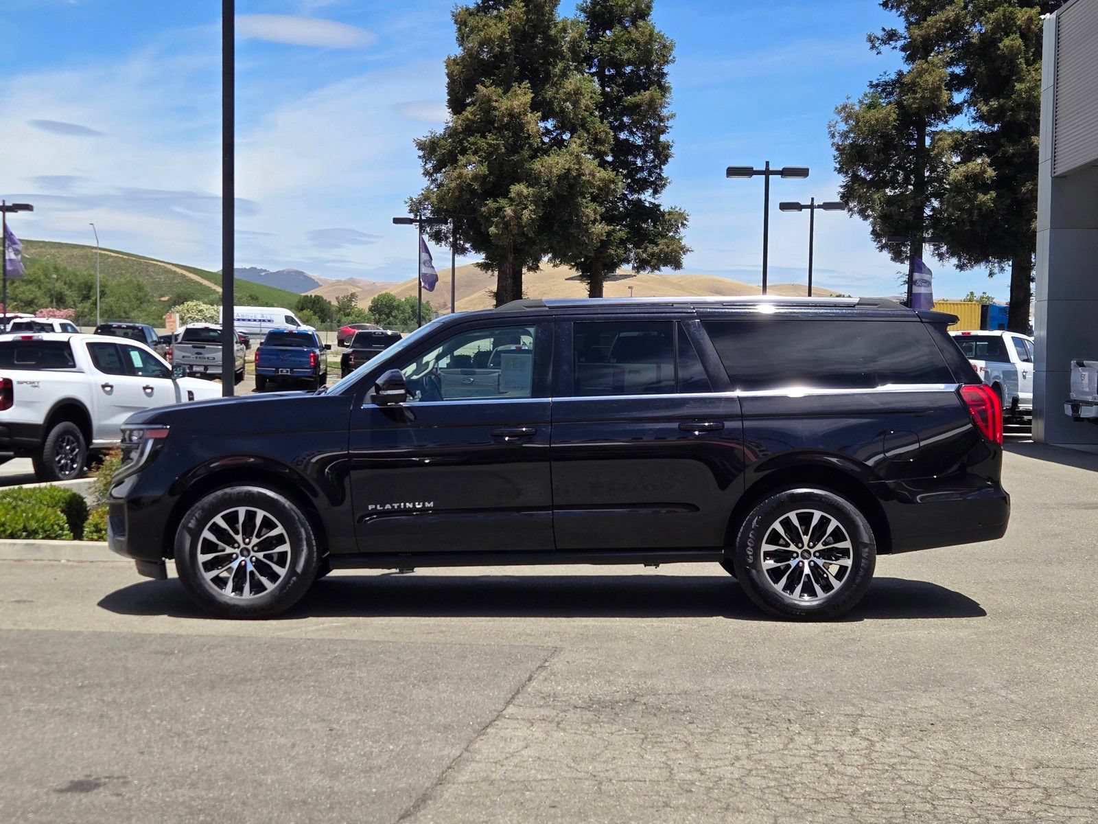 Certified 2025 Ford Expedition Max Platinum AWD/4WD image 8