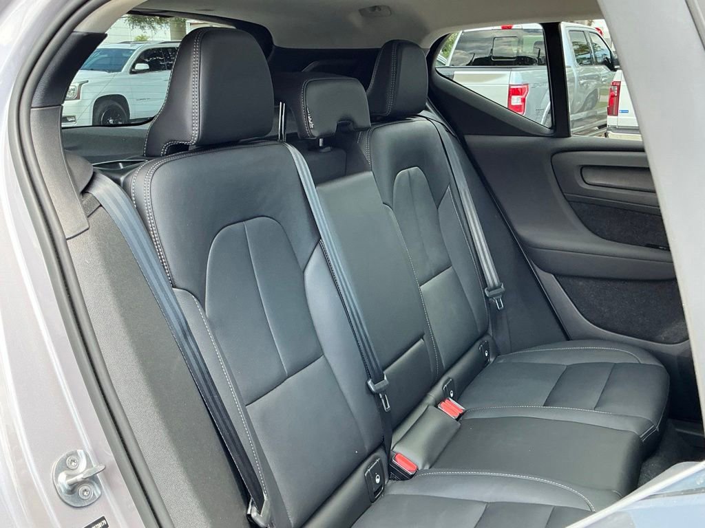 Used 2026 Volvo XC40 B5 Plus AWD/4WD image 23