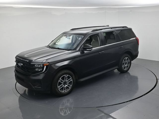 Certified 2025 Ford Expedition Active AWD/4WD image 46