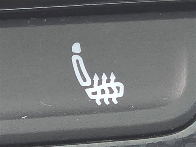 Used 2022 Volkswagen Jetta SE image 12