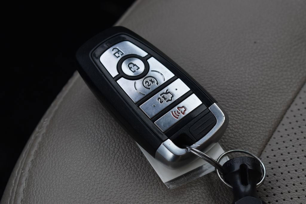 Certified 2018 Ford Explorer Limited w/ Equipment Group 301A image 13