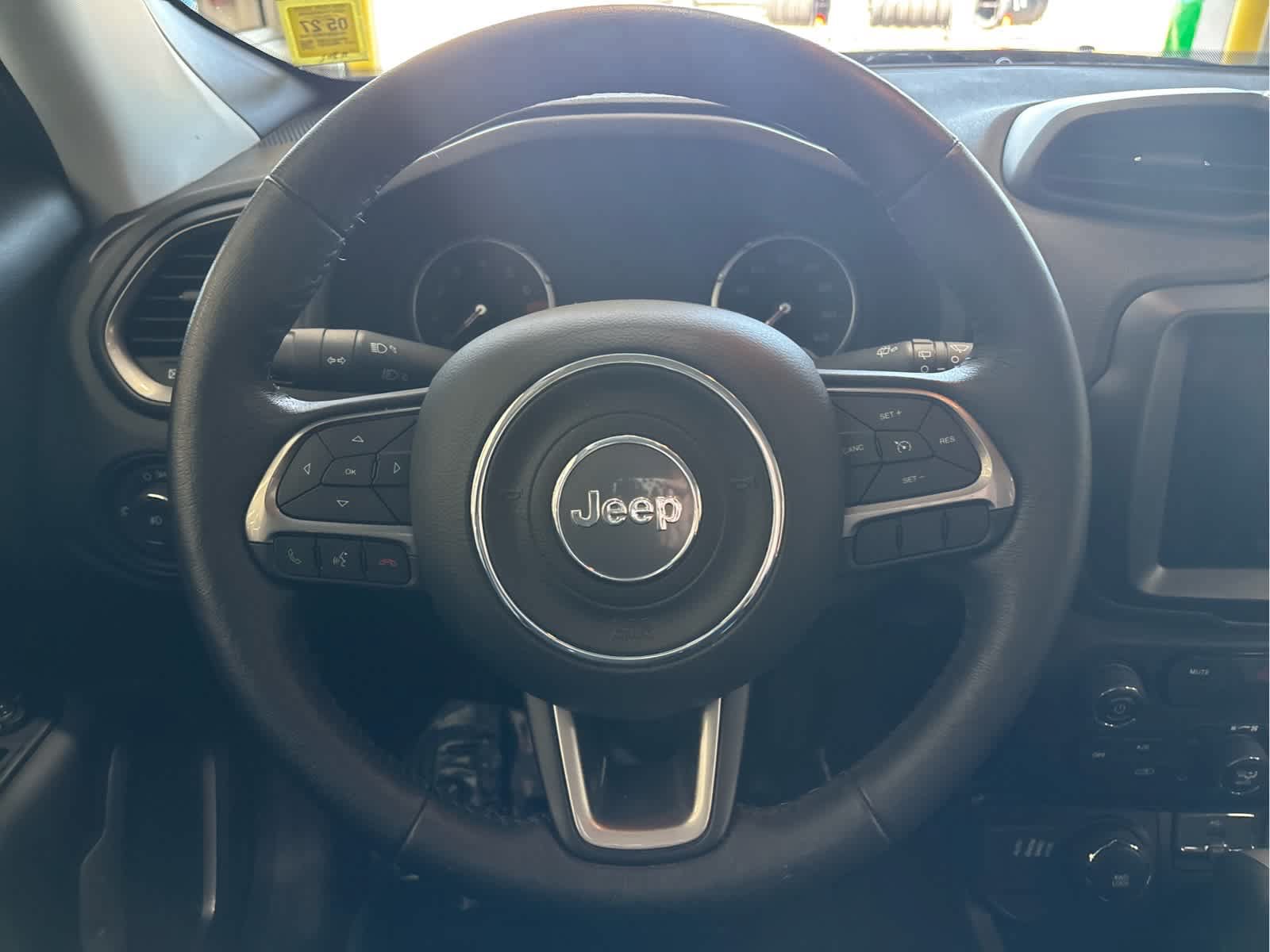Used 2022 Jeep Renegade Latitude w/ Convenience Group AWD/4WD image 13