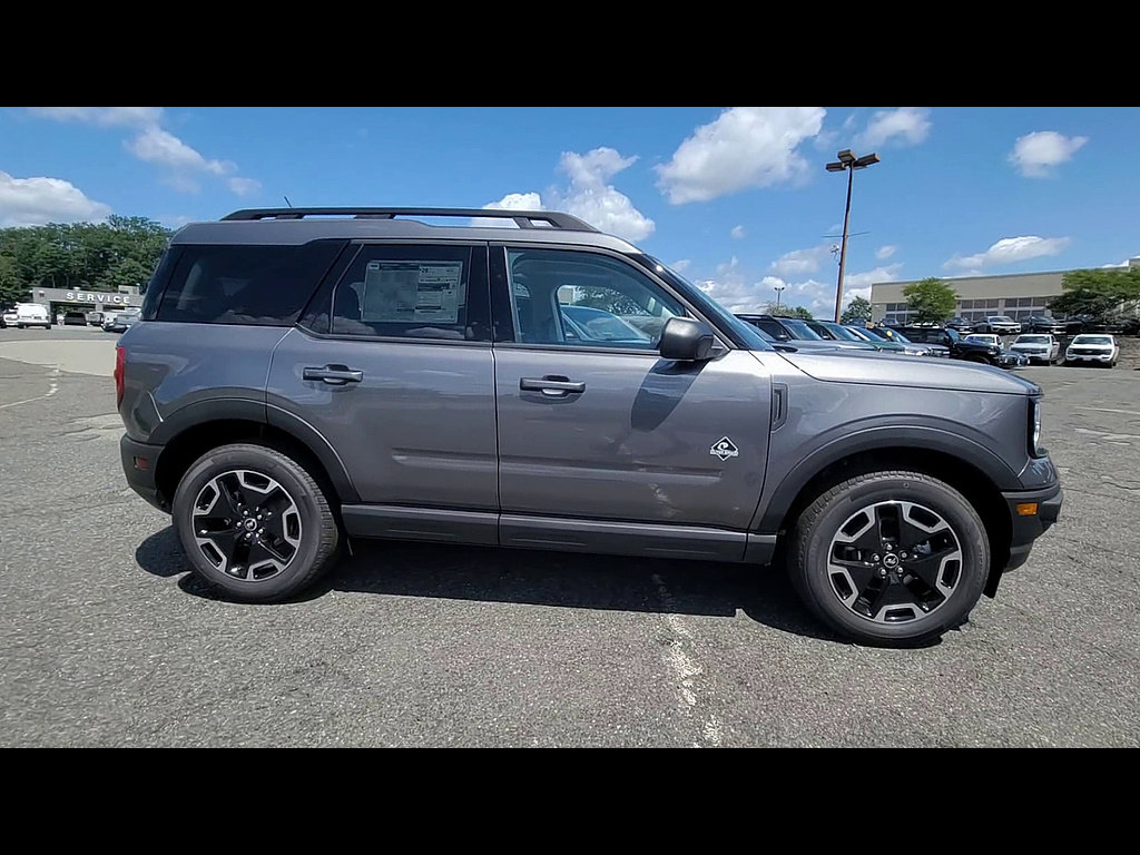 Certified 2023 Ford Bronco Sport Outer Banks w/ Tech Package AWD/4WD image 9