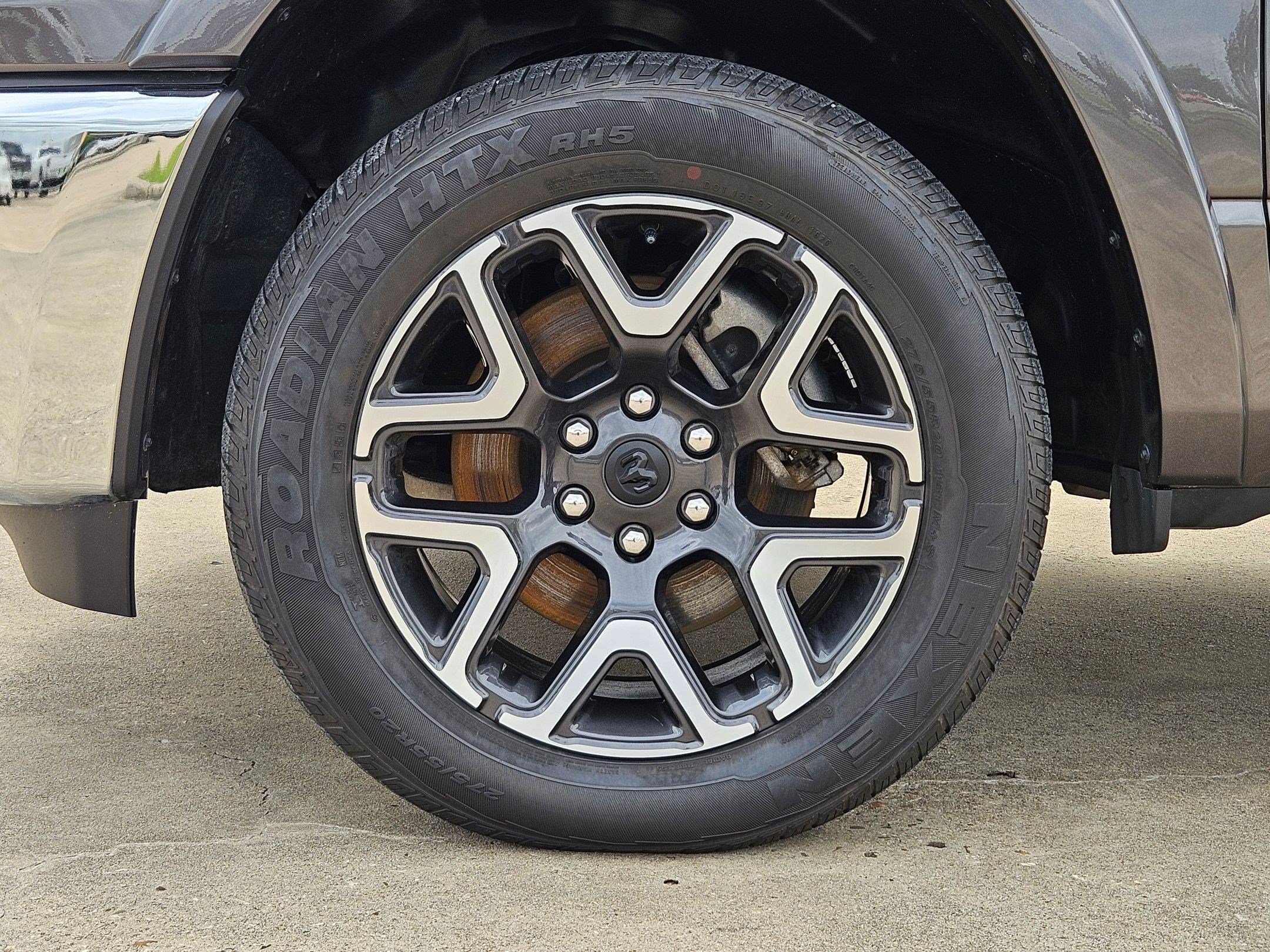 Used 2026 RAM 1500 Laramie AWD/4WD image 13