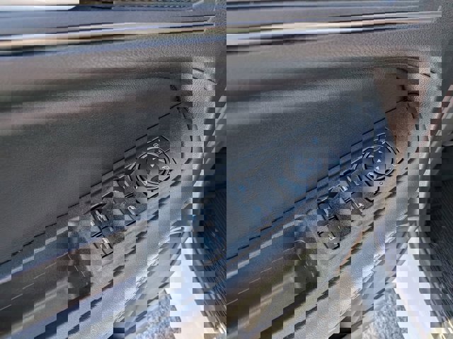 Certified 2024 Ford Edge SE w/ Black Appearance Package image 14