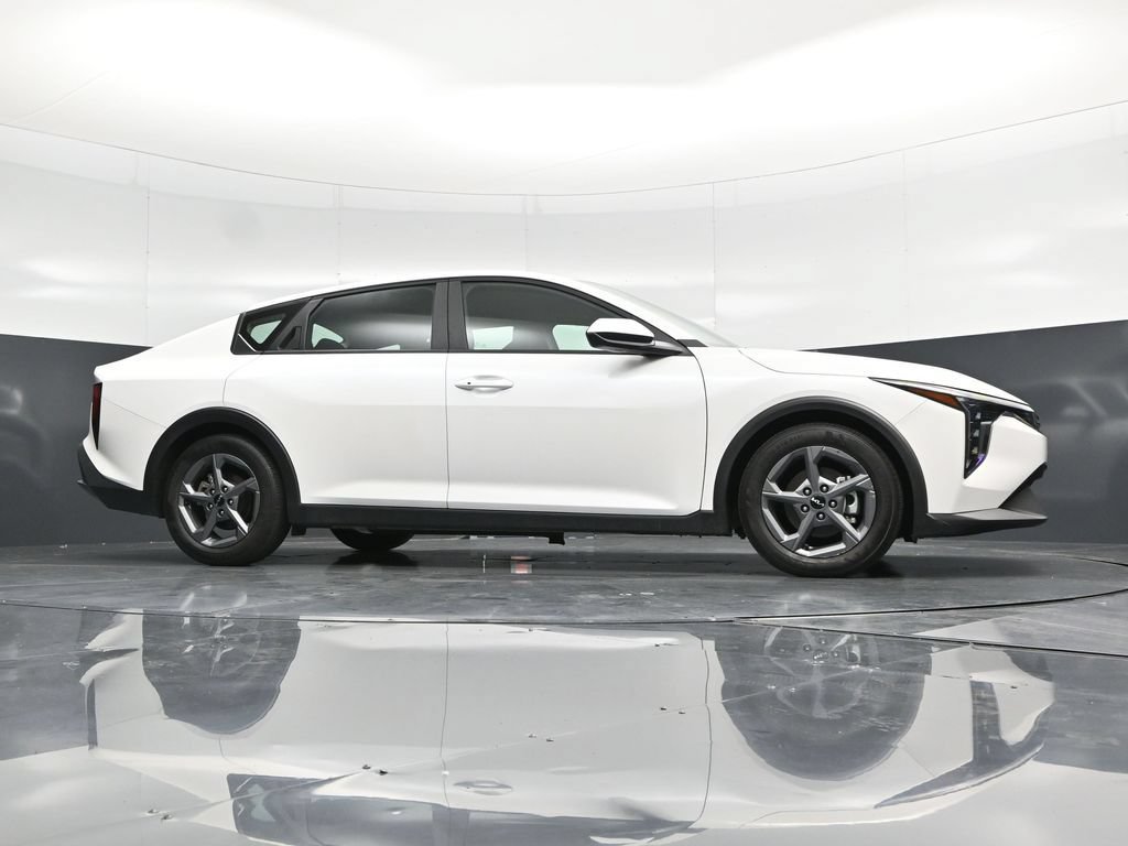 Used 2025 Kia K4 FWD image 52