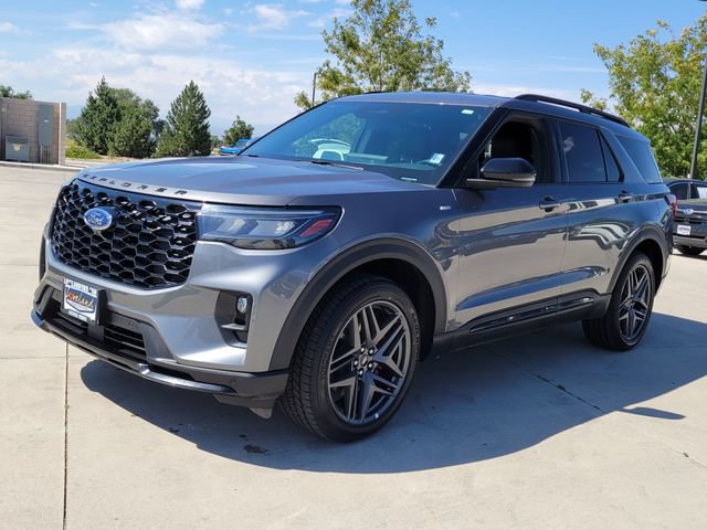 Certified 2025 Ford Explorer ST-Line w/ ST-Line Street Pack AWD/4WD image 4