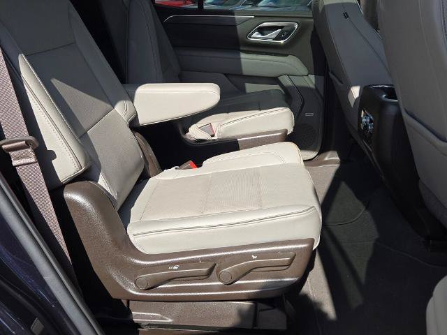 Used 2022 GMC Yukon SLT w/ SLT Premium Package AWD/4WD image 9