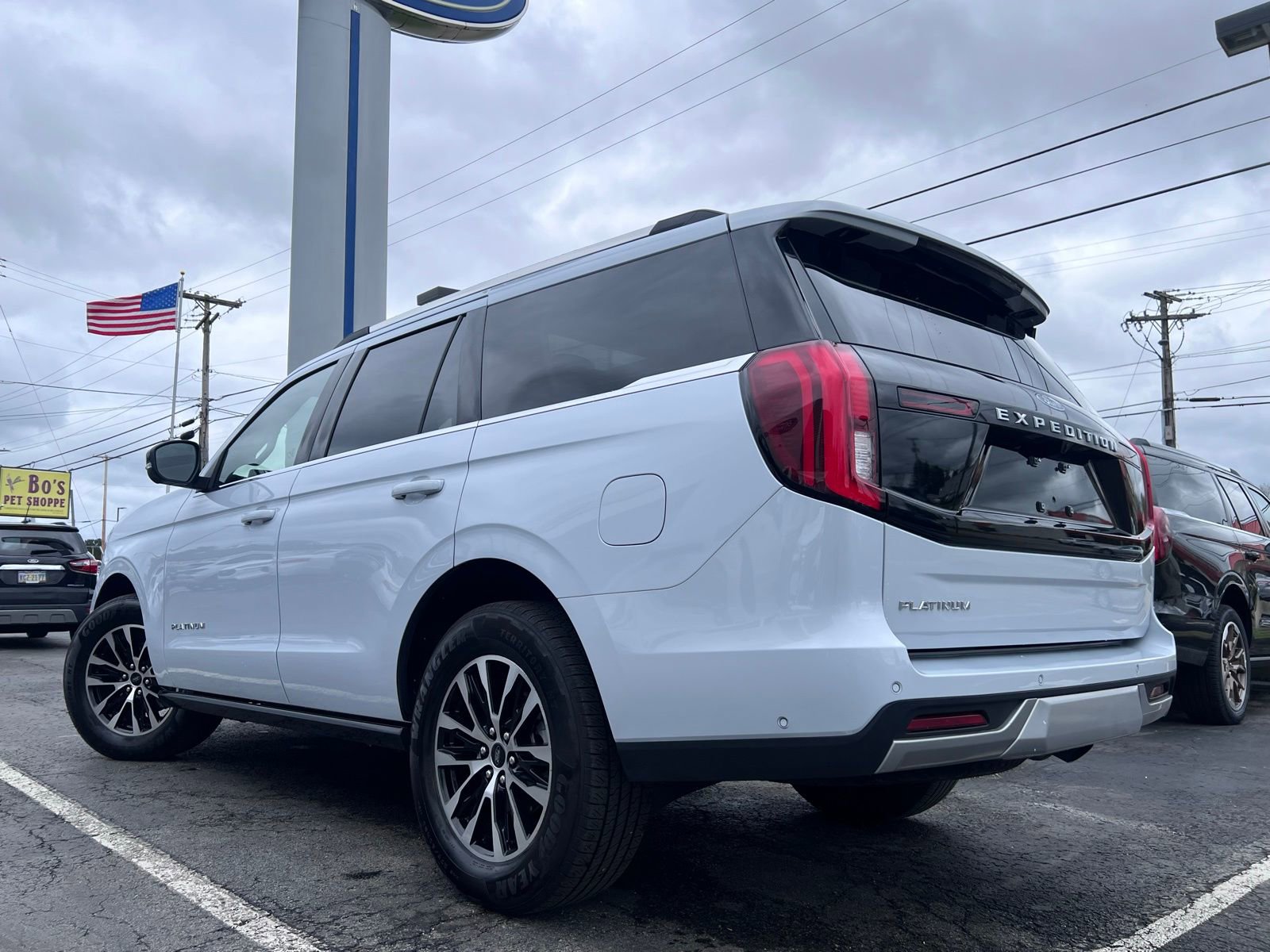 Certified 2025 Ford Expedition Platinum AWD/4WD image 21