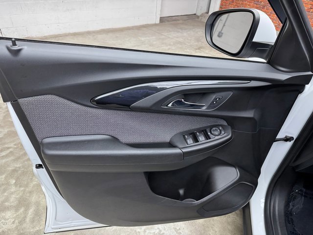 Used 2021 Chevrolet TrailBlazer LT w/ Driver Confidence Package image 11