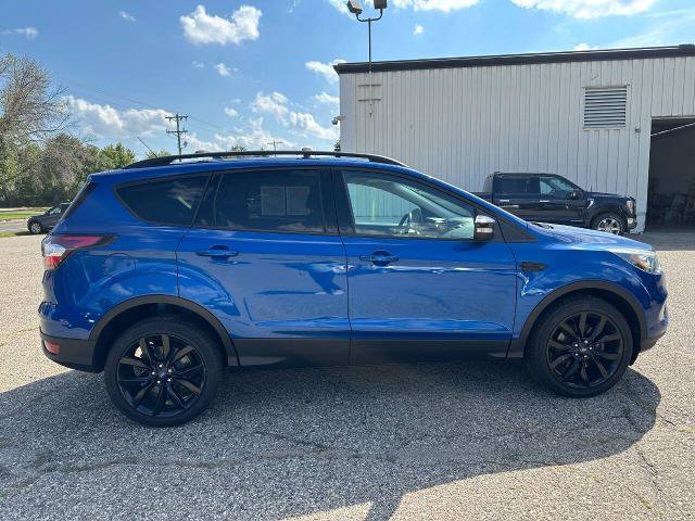 Certified 2017 Ford Escape Titanium w/ Canadian Touring Package image 3