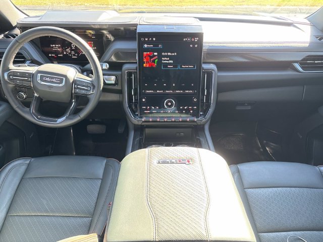 Used 2025 GMC Yukon XL AT4 w/ AT4 Premium Package AWD/4WD image 16