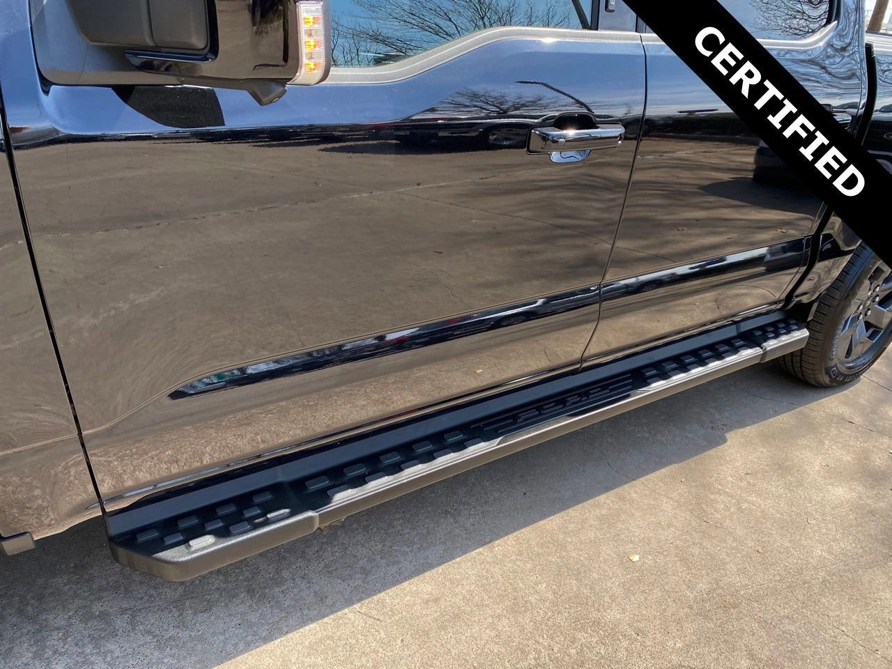 Certified 2025 Ford F150 Lightning Lariat image 36