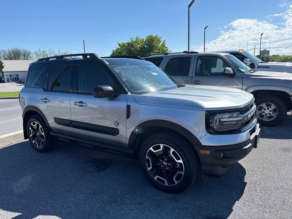 Certified 2023 Ford Bronco Sport Outer Banks w/ Tech Package AWD/4WD image 1