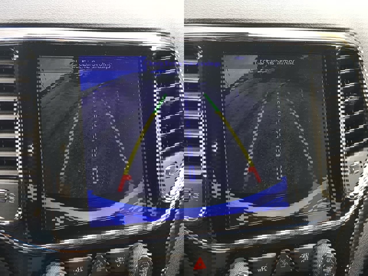 Used 2019 Jeep Grand Cherokee Laredo w/ Laredo X Package image 18