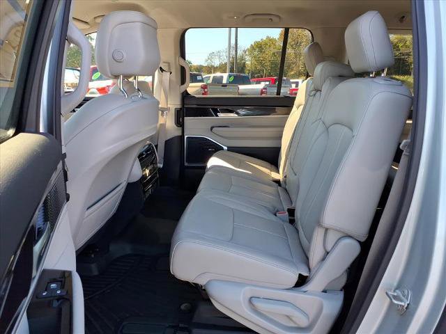 Used 2024 Jeep Wagoneer L 4WD image 7