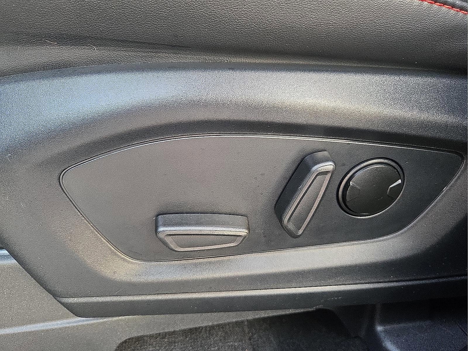 Certified 2025 Ford Explorer ST-Line w/ Premium Package image 16