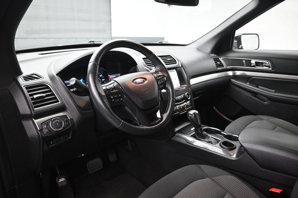 Certified 2019 Ford Explorer XLT FWD image 21