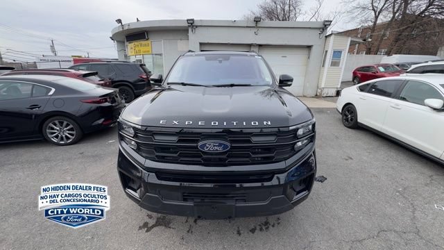 Certified 2025 Ford Expedition Active AWD/4WD image 5