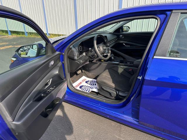 Used 2025 Hyundai Elantra SEL FWD image 11