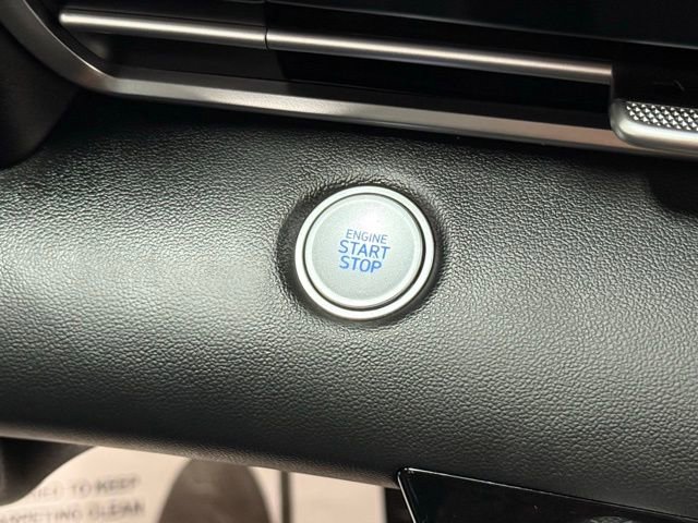 Used 2022 Hyundai Elantra SEL image 17