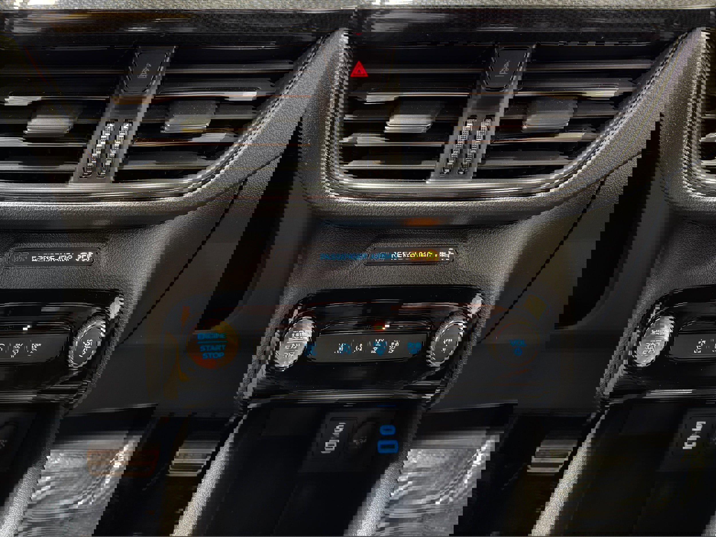 Certified 2023 Ford Escape ST-Line w/ Tech Pack #1 image 24