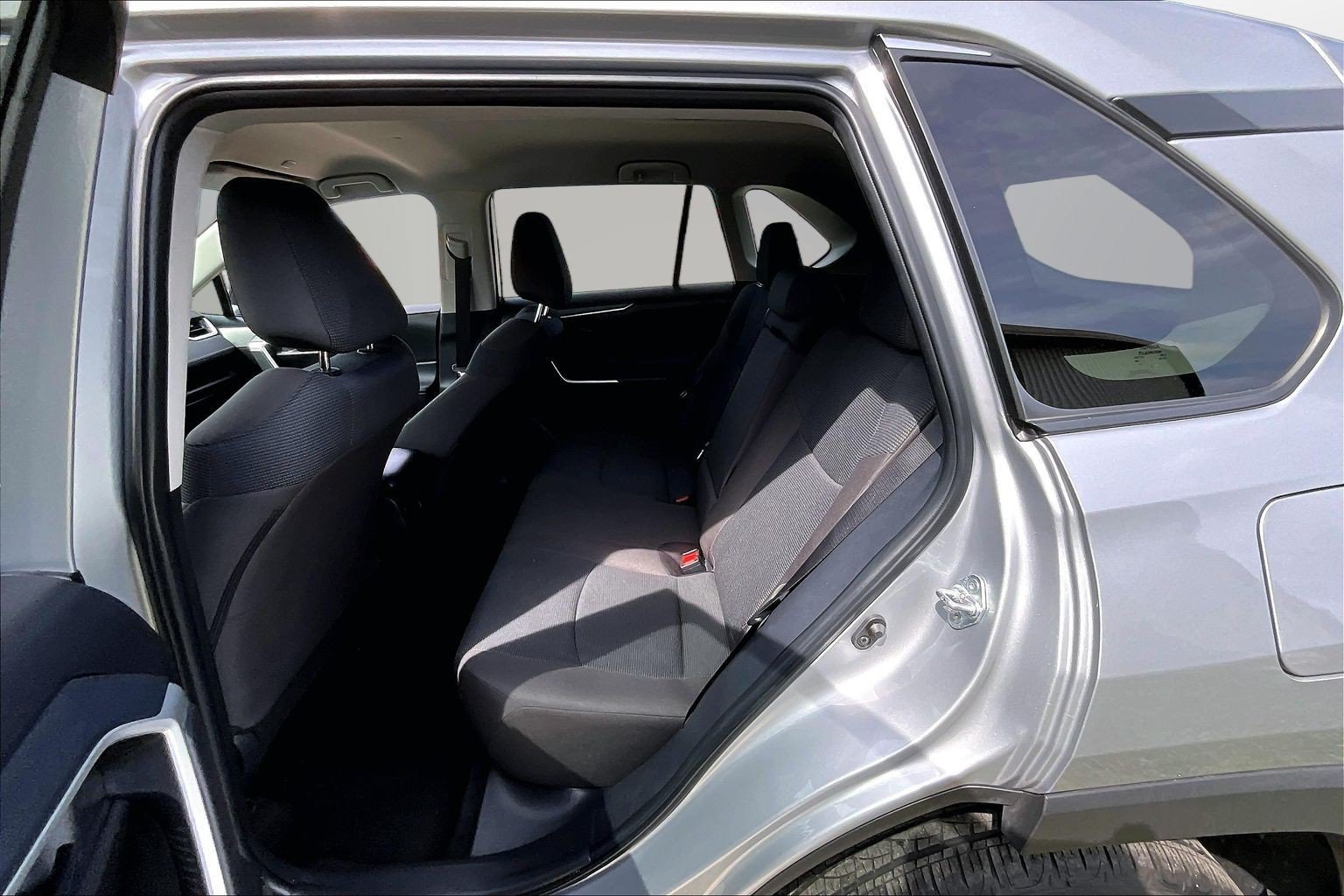 Used 2025 Toyota RAV4 LE AWD/4WD image 18