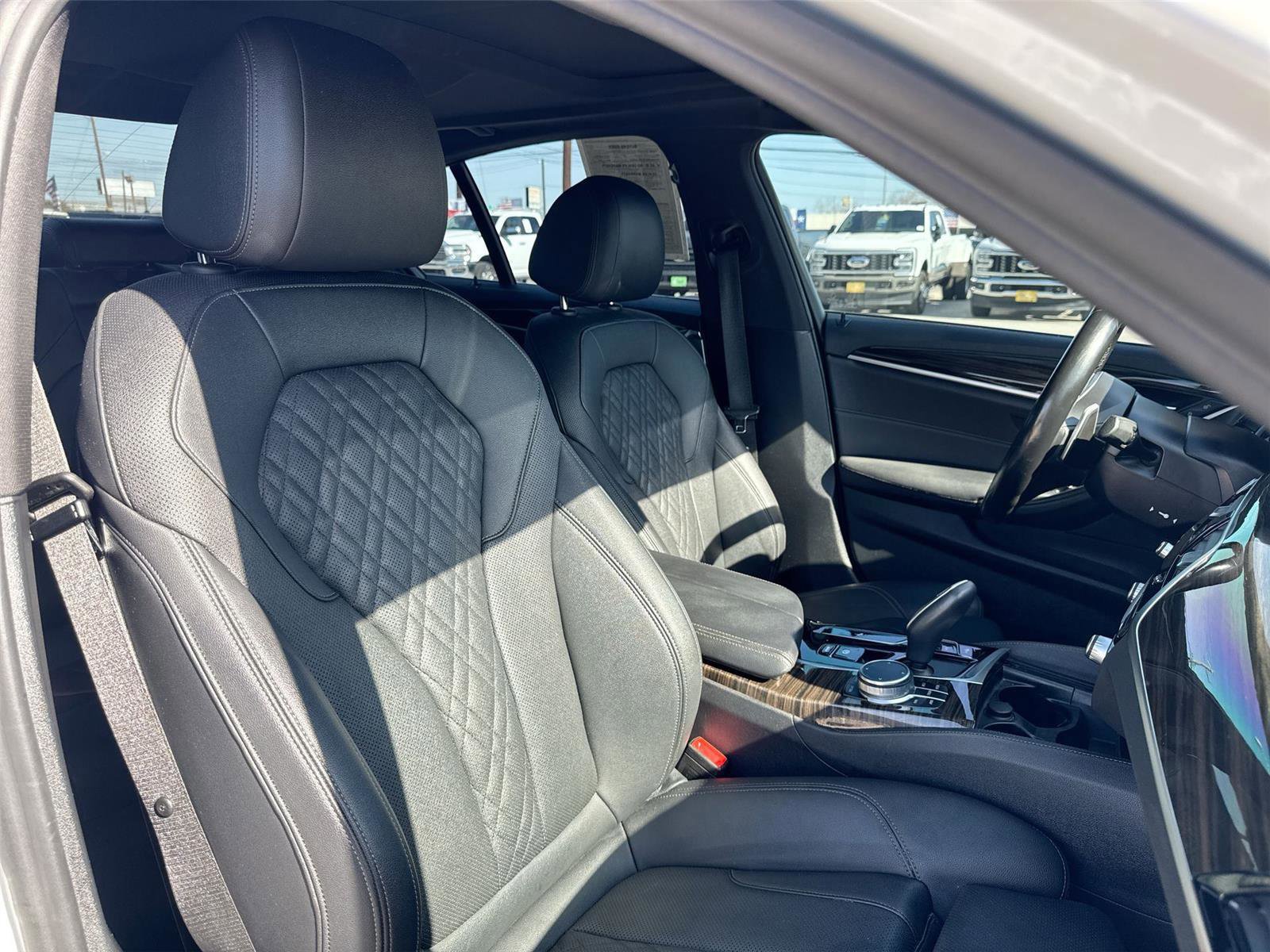 Used 2021 BMW 530i w/ M Sport Package image 26