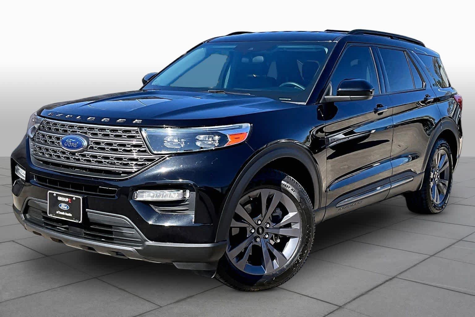 Certified 2023 Ford Explorer XLT w/ Equipment Group 202A RWD image 35