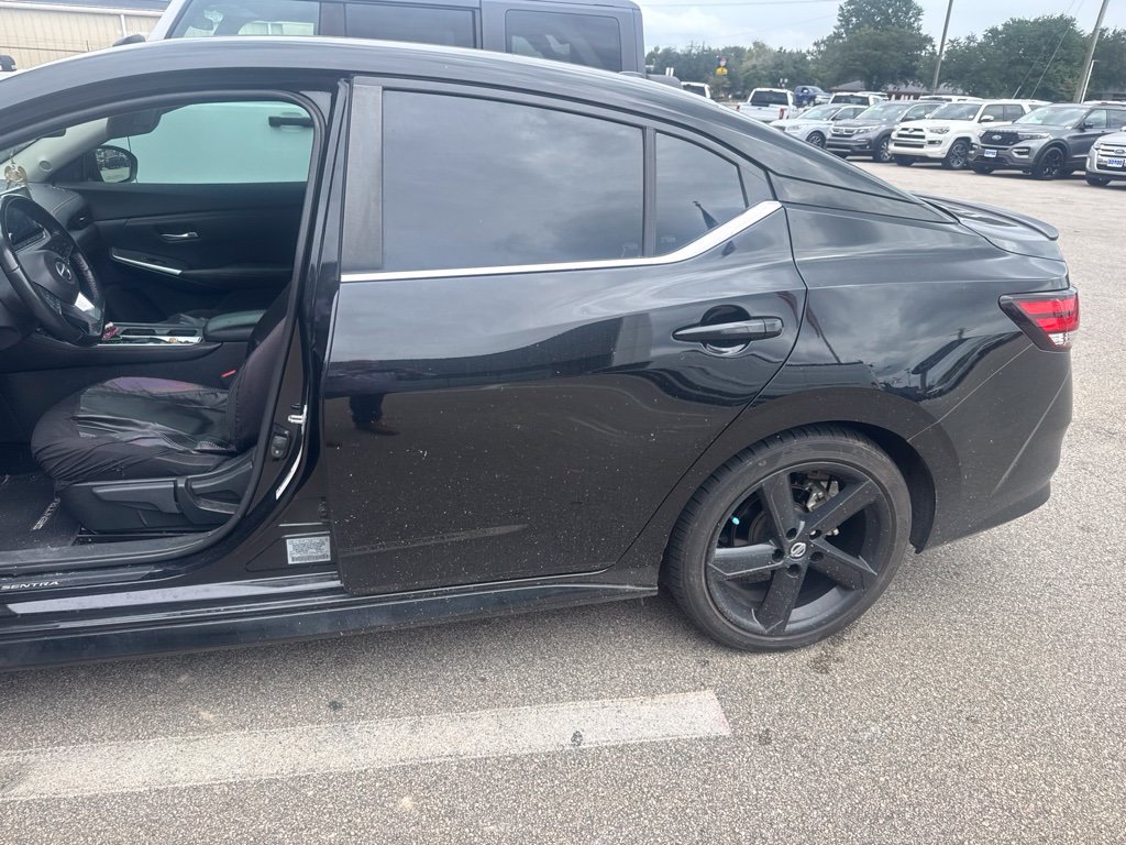 Used 2022 Nissan Sentra SR w/ Electronics Package FWD image 3
