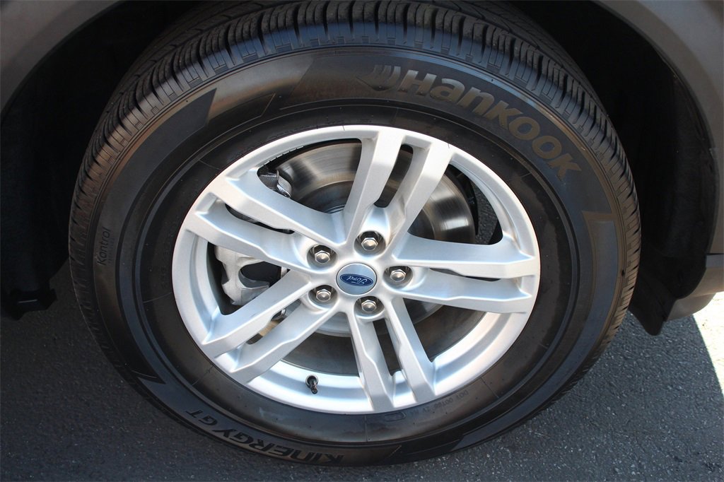 Certified 2022 Ford Explorer XLT w/ Equipment Group 202A image 29