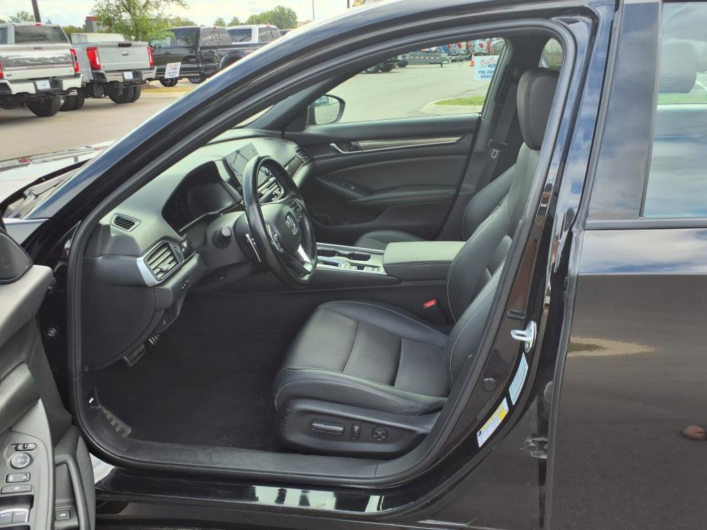 Used 2022 Honda Accord Sport image 11