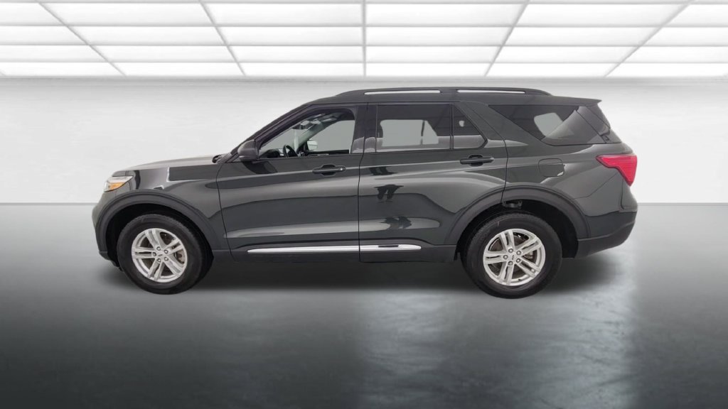 Certified 2024 Ford Explorer XLT w/ Equipment Group 202A AWD/4WD image 5