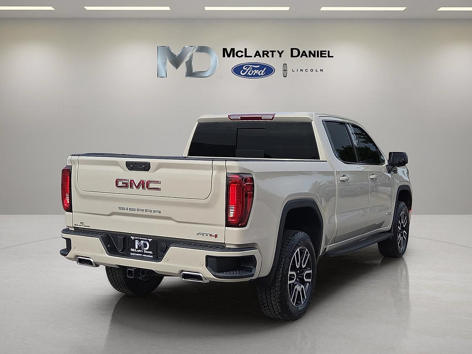 Used 2026 GMC Sierra 1500 AT4 w/ AT4 Premium Package AWD/4WD image 5