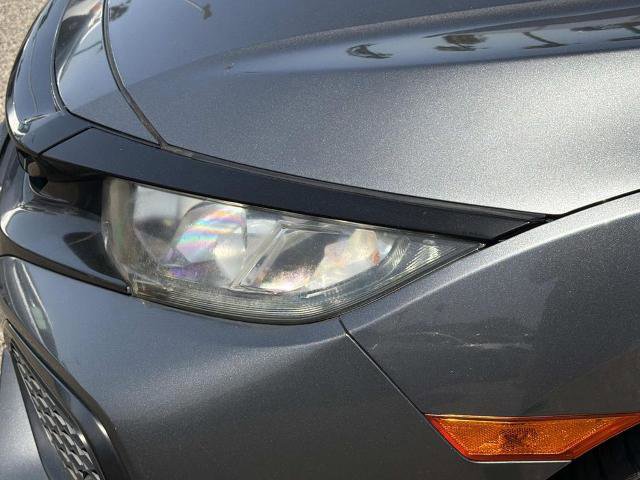 Used 2018 Honda Civic EX-L image 10