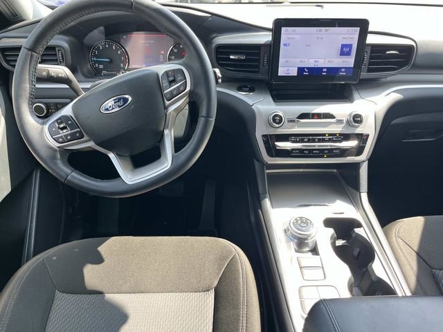 Certified 2024 Ford Explorer XLT RWD image 17