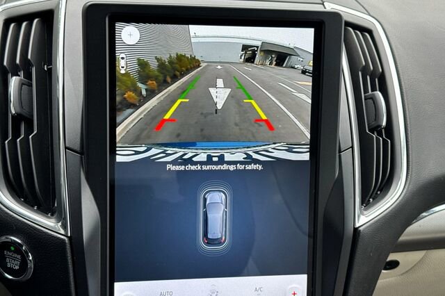 Certified 2022 Ford Edge Titanium w/ Equipment Group 301A image 17