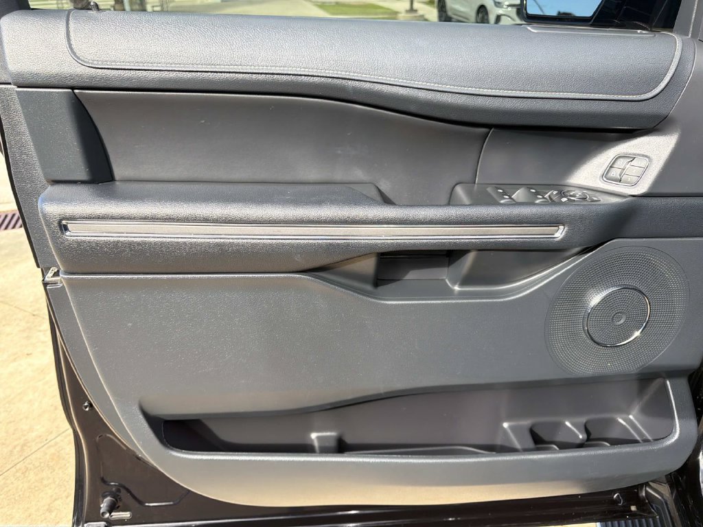 Certified 2022 Ford Expedition XLT RWD image 23