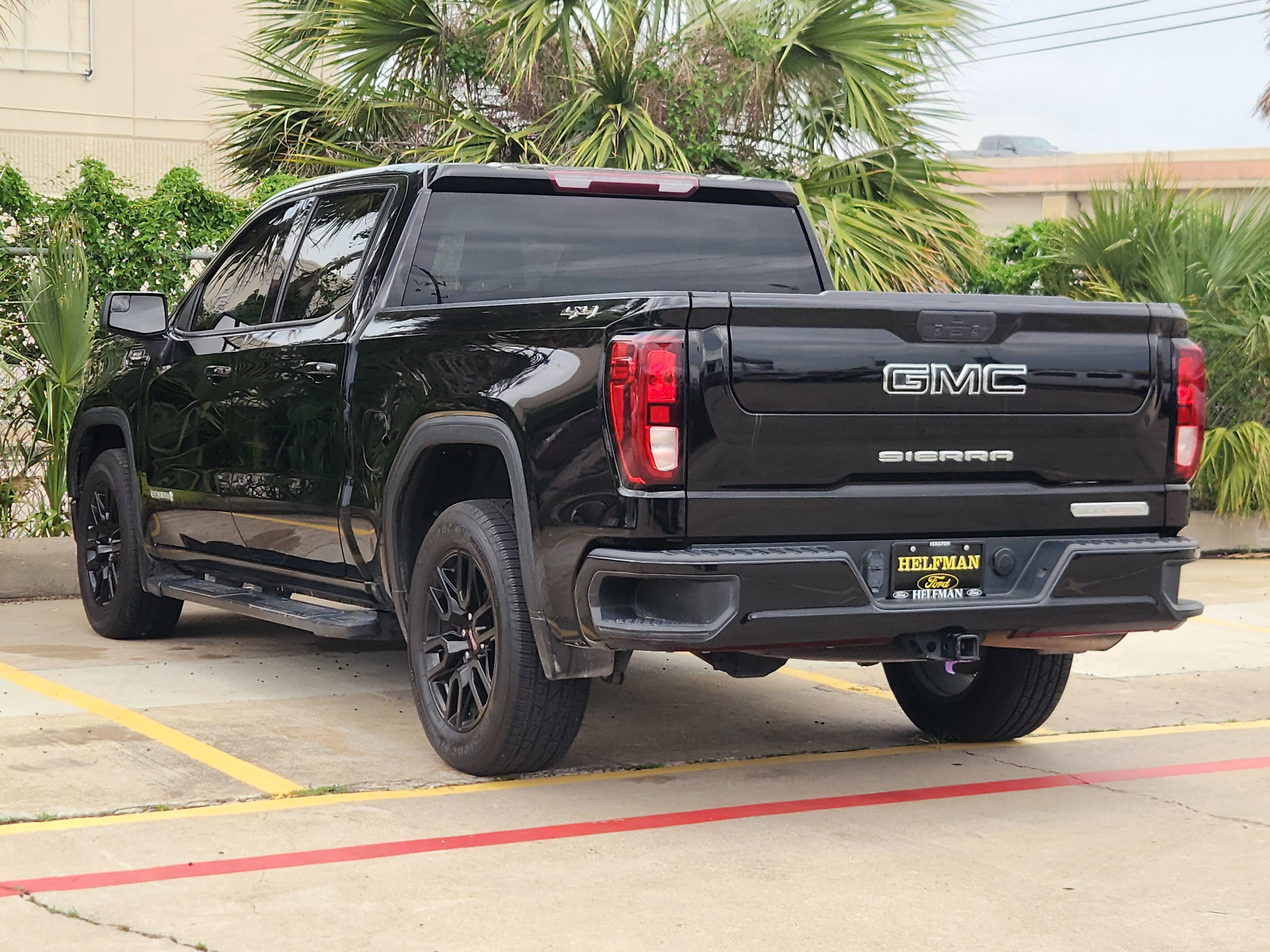 Used 2022 GMC Sierra 1500 Elevation w/ LPO, Elevation Black Package image 4
