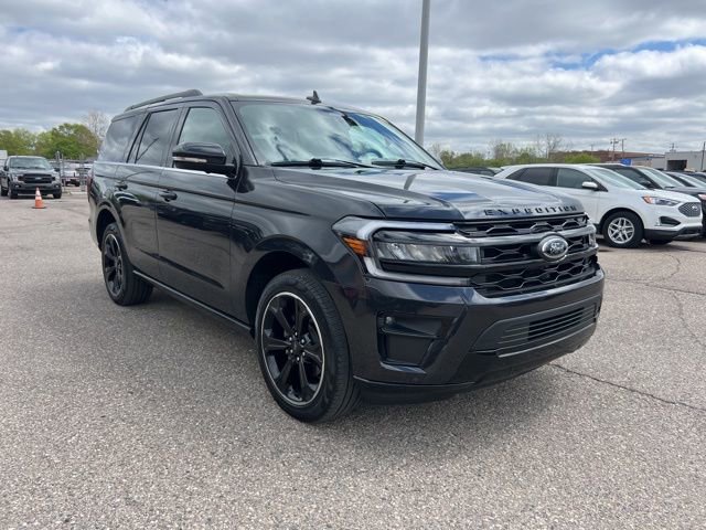 Certified 2024 Ford Expedition Limited AWD/4WD image 3