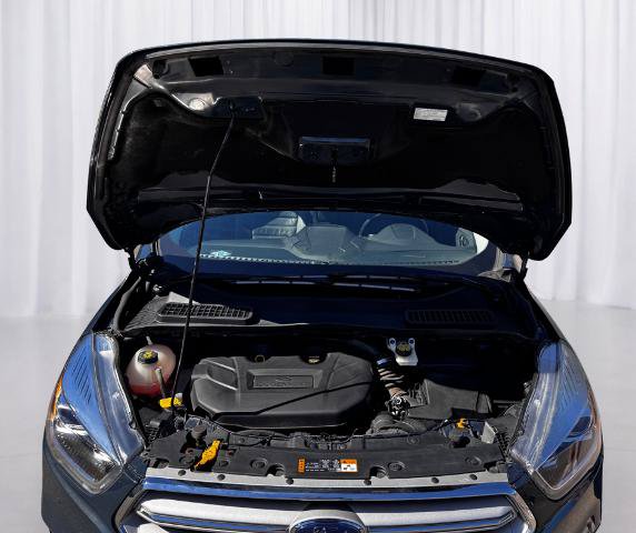 Certified 2019 Ford Escape Titanium AWD/4WD image 4