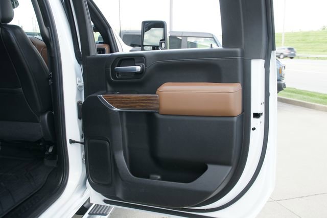 Used 2020 Chevrolet Silverado 2500 High Country w/ Safety Package II image 33