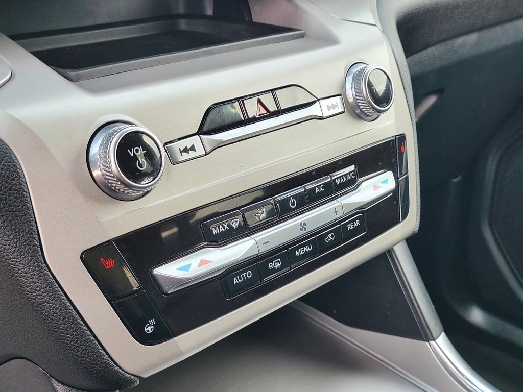 Certified 2022 Ford Explorer XLT w/ Equipment Group 202A image 25