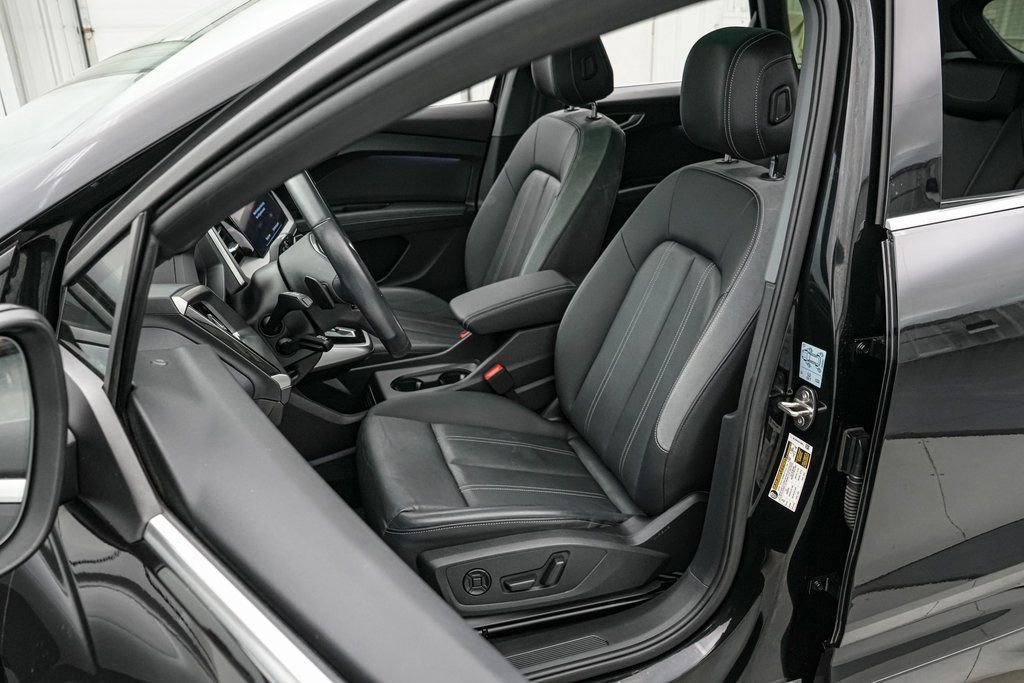 Used 2023 Audi Q4 e-tron Premium Plus w/ Premium Plus image 11